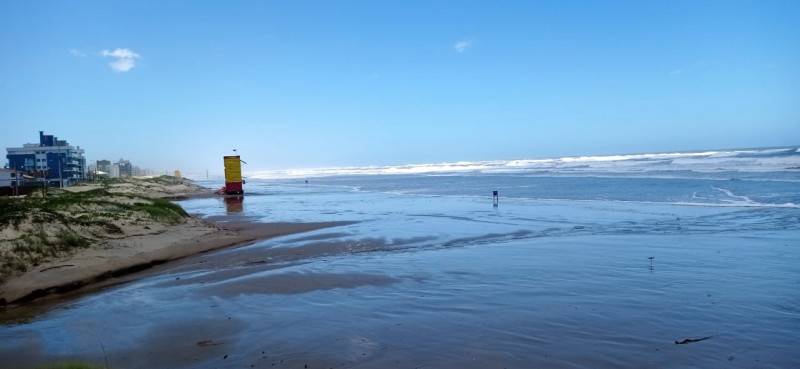Ressaca atinge litoral Sul; mar deve ficar calmo na próxima semana — foto 2