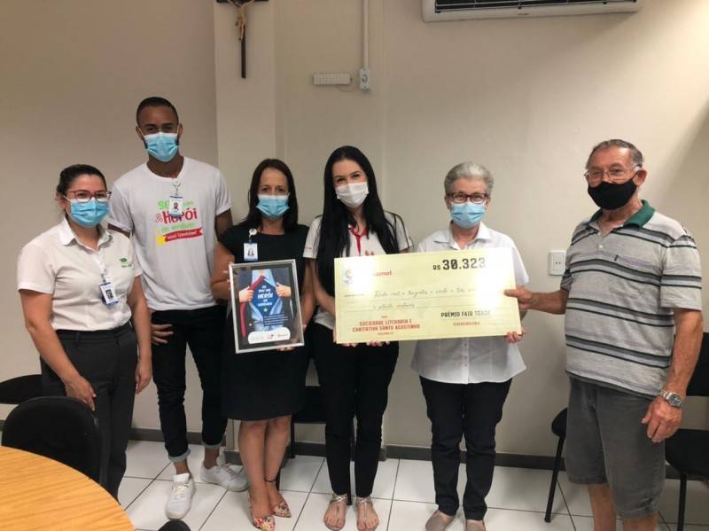 Crianças da Oncologia pediátrica recebem doação de sorvetes especiais — foto 1