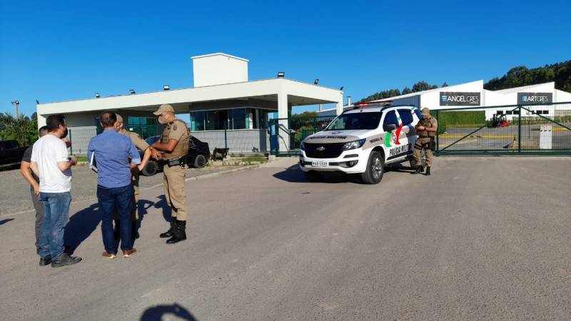 Ceramistas iniciam greve no Sul de SC — foto 2