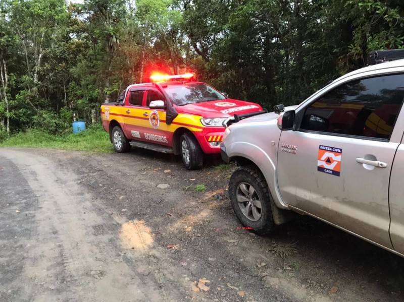 Casal é resgatado pelos bombeiros após ficar ilhado em Treviso — foto 1