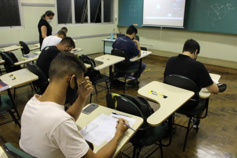 Formação em cursos técnicos amplia empregabilidade na indústria — foto 2