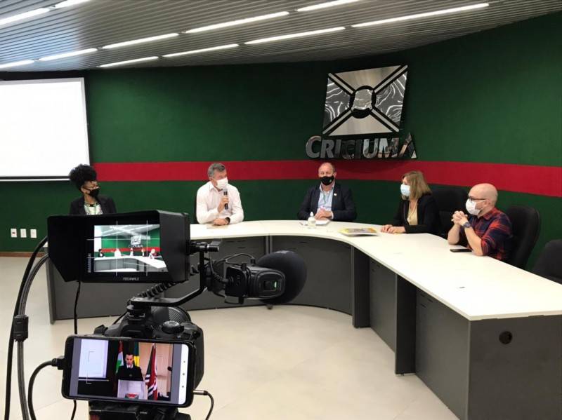 Livro ‘Criciúma: uma história de todos!’ é lançado e será entregue para as unidades escolares — foto 1