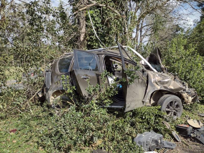 Carro capota na SC-108 após motorista perder o controle do veículo — foto 2