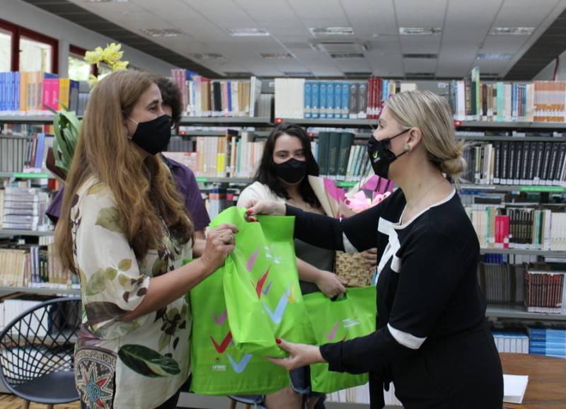 Biblioteca da Unesc recebe doação de mais de 800 livros da área do Direito e de Literatura — foto 13