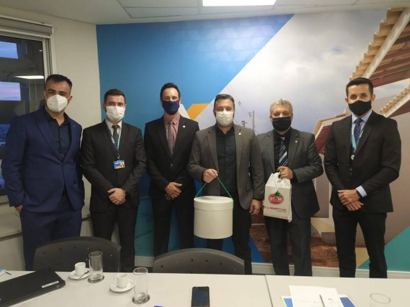 Piscina olímpica: diretoria do Mampituba apresenta projeto em Brasília — foto 1