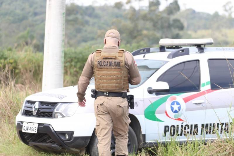 Dois policiais estão como reféns dos presos na Penitenciária Sul — foto 2
