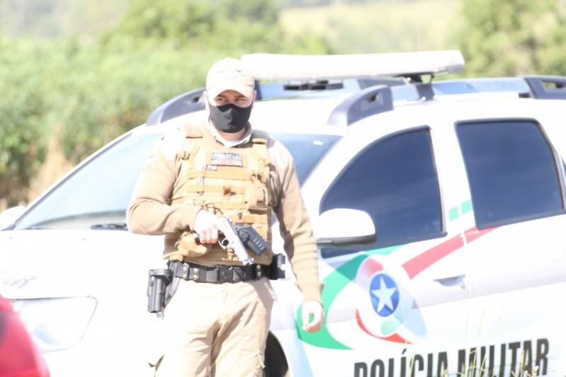 Dois policiais estão como reféns dos presos na Penitenciária Sul — foto 4