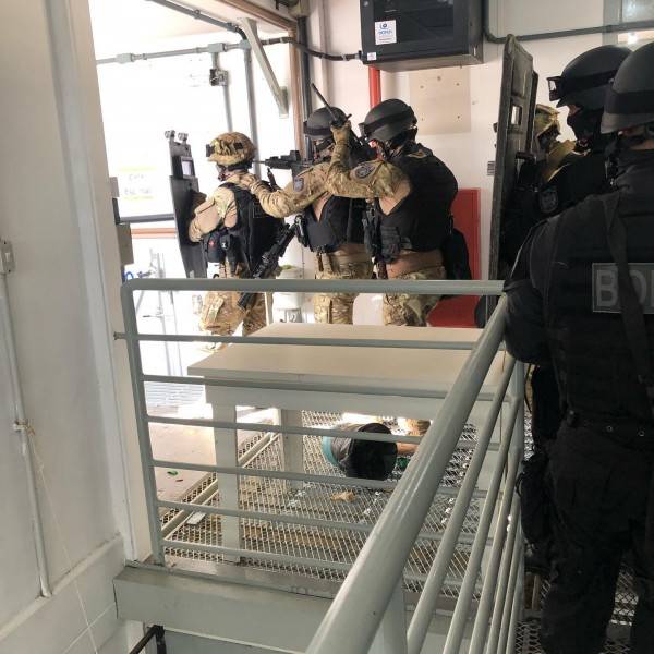 Bope divulga imagens do momento da negociação com detentos da Penitenciária Sul — foto 1