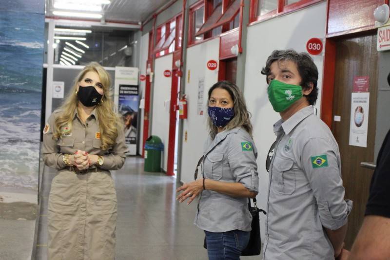 Museu de Zoologia da Unesc recebe visita de gestora da APA da Baleia Franca — foto 2