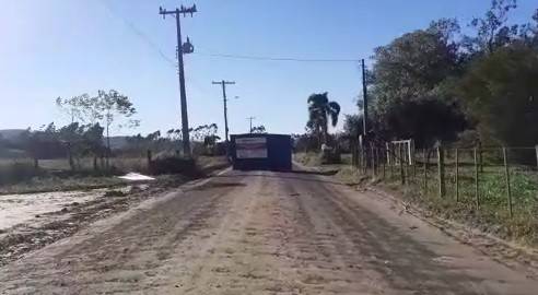 Rajadas de vento provocam estragos em Santa Rosa do Sul e Jacinto Machado — foto 1