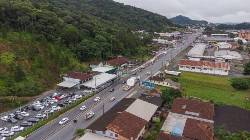 Primeiro aerogerador nacional é instalado em Tubarão — foto 9