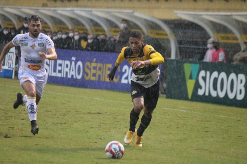 Luiz Paulo desencanta, Criciúma bate o Novorizontino e assume a liderança da Série C — foto 2
