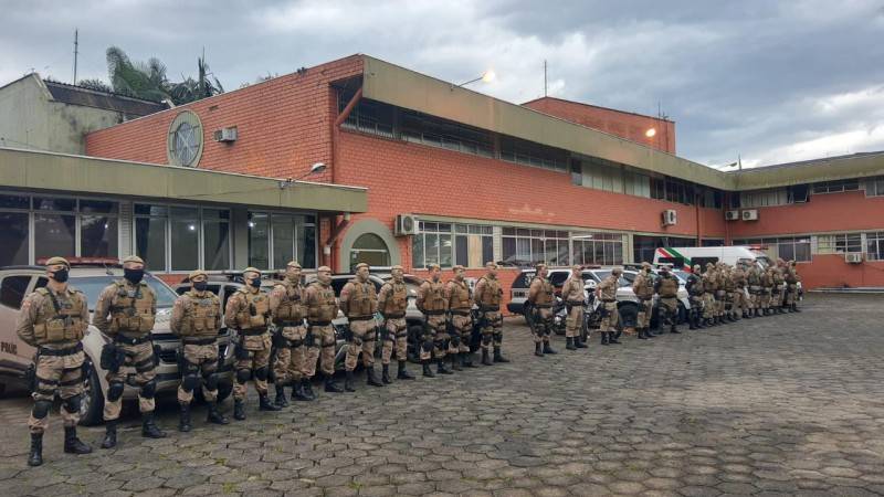 PM cumpriu 16 mandados de prisão e apreendeu 14 quilos de drogas durante a Operação Narcos — foto 10
