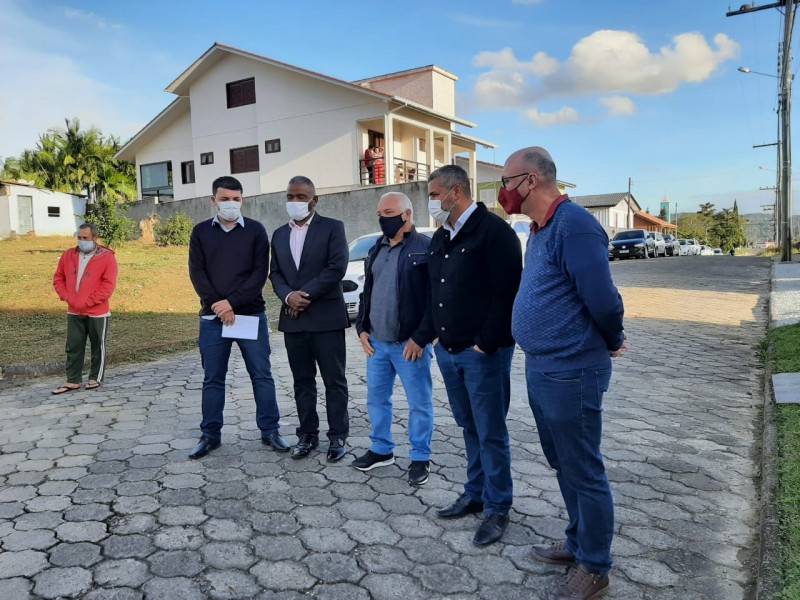Assinada ordem de serviço para pavimentação e drenagem da Rua 5, no Rio Fiorita em Siderópolis — foto 1