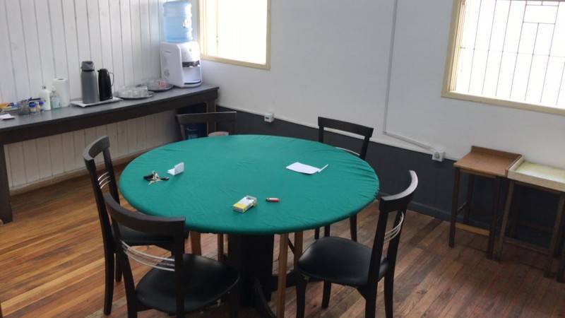 PM descobre no Centro de Criciúma local utilizado para a prática de jogos de azar — foto 1