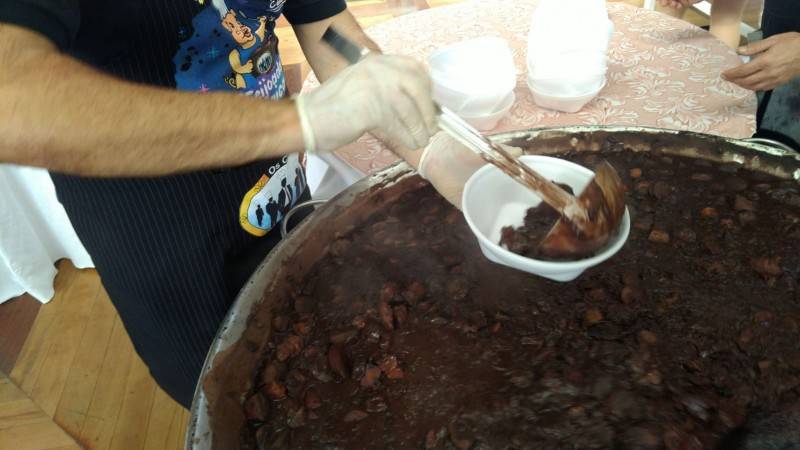 Feijoada Mágica da Nossa Casa é sucesso — foto 2