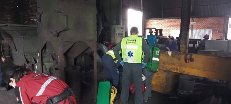 Trabalhador cai de aproximadamente três metros de altura em fundição no Distrito de Caravaggio — foto 2