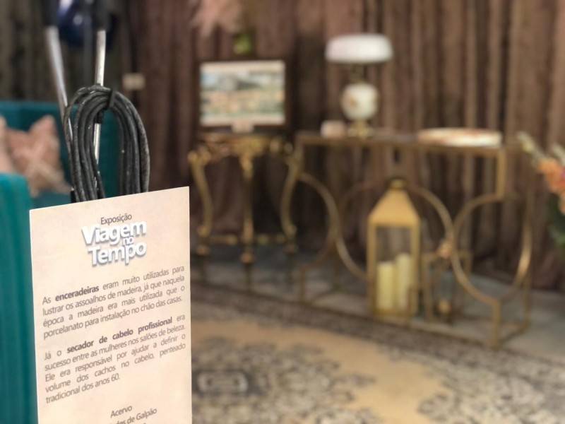 Exposição de antiguidades permanece até sábado no Shopping Della — foto 1