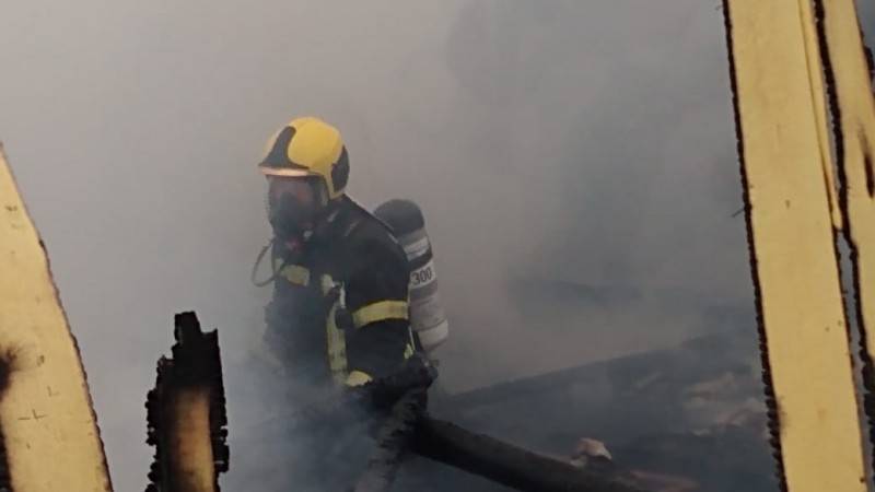 Casa é destruída por incêndio em Tubarão — foto 2