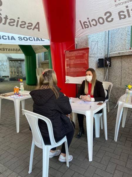 Ação de empregos da prefeitura mediou mais de 300 entrevistas — foto 1