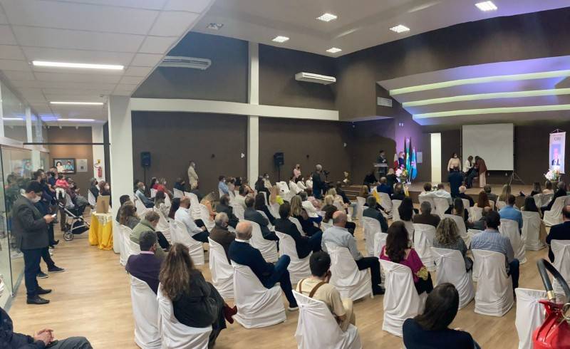 Em noite de homenagens, 'Seu Bona' lança livro sobre Içara — foto 1