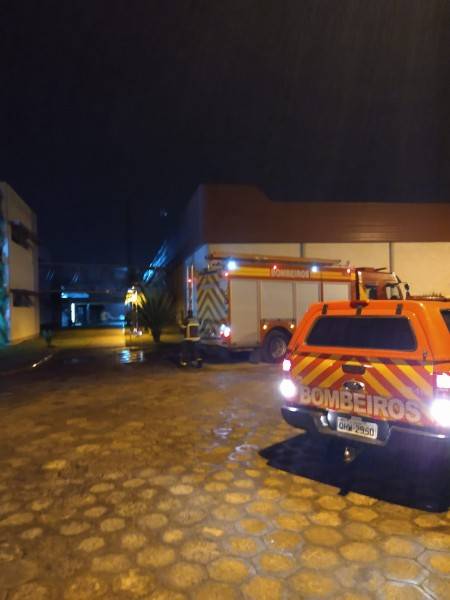 Empresa tem transformador de energia danificado por incêndio em Criciúma — foto 4