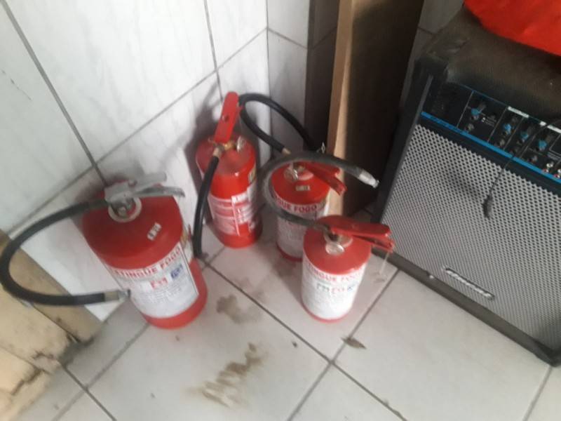 Ônibus e escola são alvos de vandalismo em Maracajá — foto 1