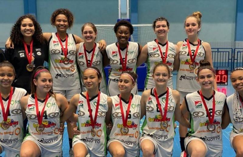 Equipe de basquete Sub-14 de Criciúma é campeã de competição em Florianópolis — foto 2