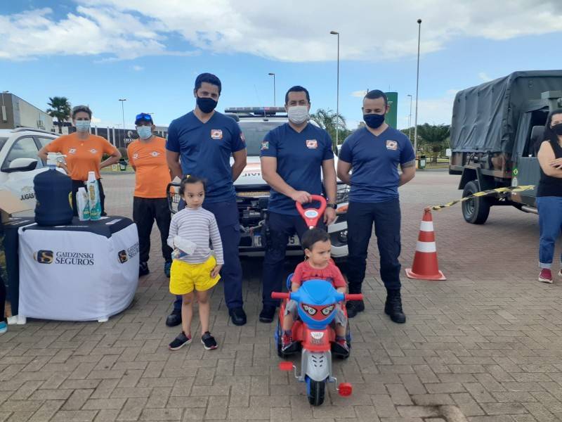 Primeira edição do ‘Criança no Parque’ aproxima os pequenos das forças de segurança em Criciúma — foto 1