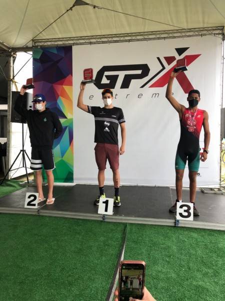 Atletas de Muay Thai, Karatê e Jiu Jitsu de Criciúma conquistam pódio em competições — foto 2