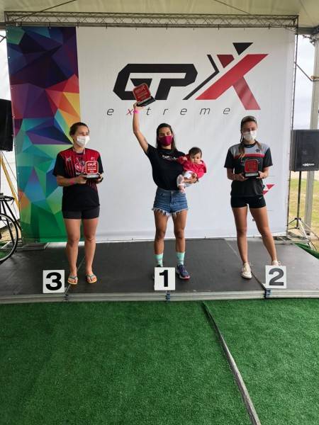 Atletas de Muay Thai, Karatê e Jiu Jitsu de Criciúma conquistam pódio em competições — foto 7
