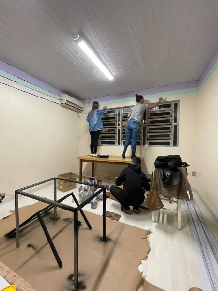 Alunos do Senac Araranguá criam sala para atender crianças com deficiências da Apae — foto 1