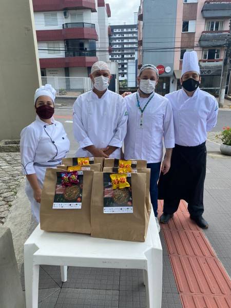 Paella do curso de Gastronomia da Unesc entrega 500 refeições neste sábado — foto 1