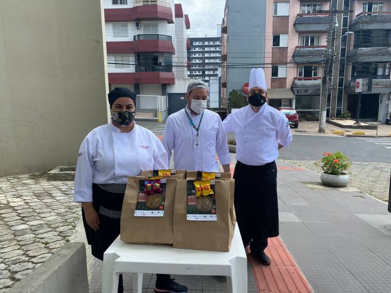 Paella do curso de Gastronomia da Unesc entrega 500 refeições neste sábado — foto 2