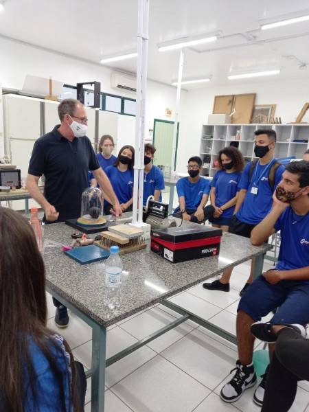 Projetos de extensão da Unesc visam incentivar conhecimento em Física de forma prática — foto 1
