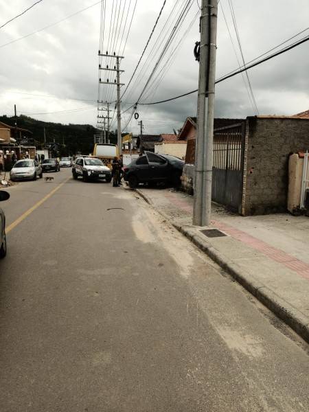 Dupla é presa pela PM após perseguição em Braço do Norte — foto 1