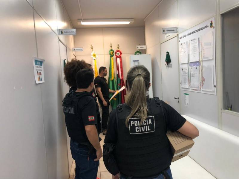 Operação em Urussanga cumpre 27 mandados judiciais com sete afastamentos e duas prisões temporárias — foto 5