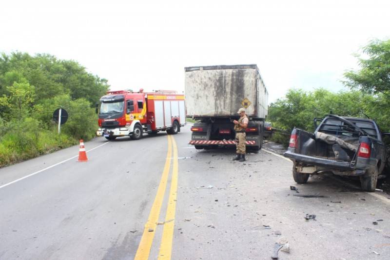 Colisão frontal deixa trânsito lento no Anel de Contorno Viário em Criciúma — foto 2