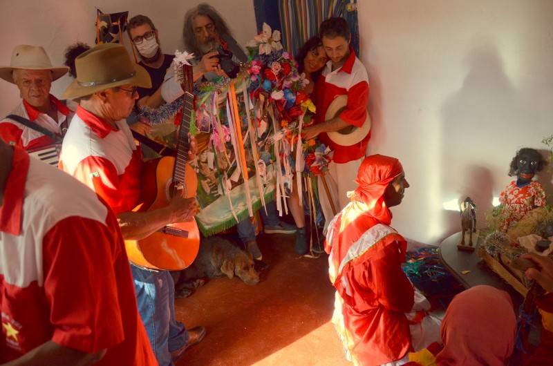 Bonequeiro de Nova Veneza faz vivencia no Terno de Reis em Minas Gerais — foto 2