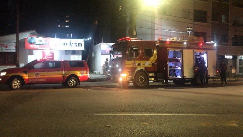 Corpo de Bombeiros combate incêndio em consultório odontológico em Criciúma — foto 2