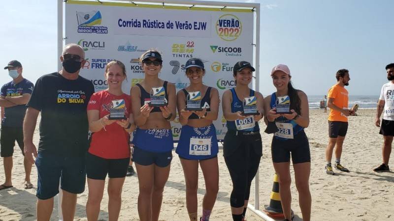 Corrida Rústica de Verão envolve adultos e crianças em Balneário Arroio do Silva — foto 2