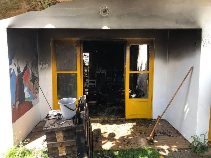 Incêndio danifica casa de alvenaria em Balneário Arroio do Silva — foto 10