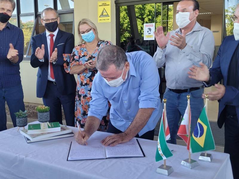Célio Elias assume interinamente a Prefeitura de Forquilhinha — foto 4