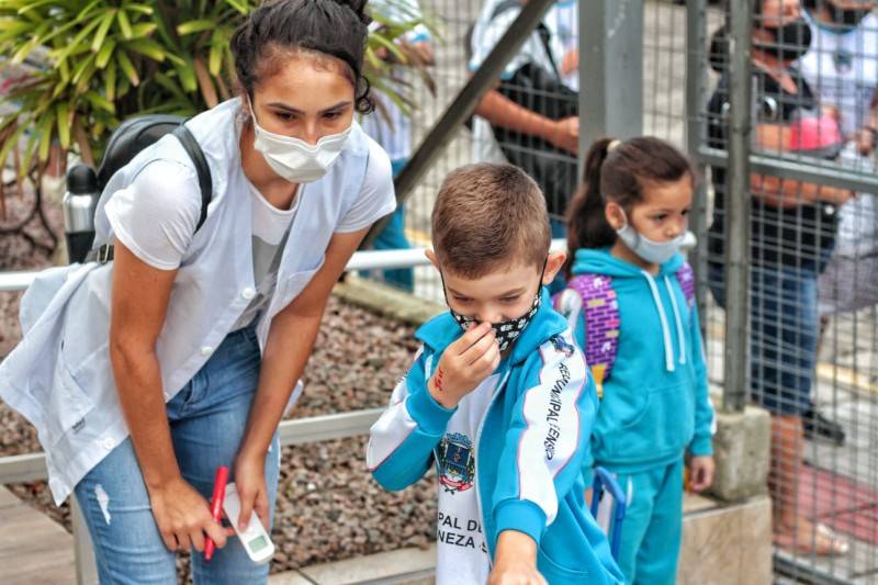 Mais de 1.600 alunos voltam às aulas presenciais em Nova Veneza — foto 2