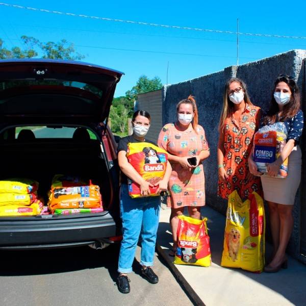 OAB Criciúma engajada na arrecadação de alimentos para protetores independentes de cães — foto 1