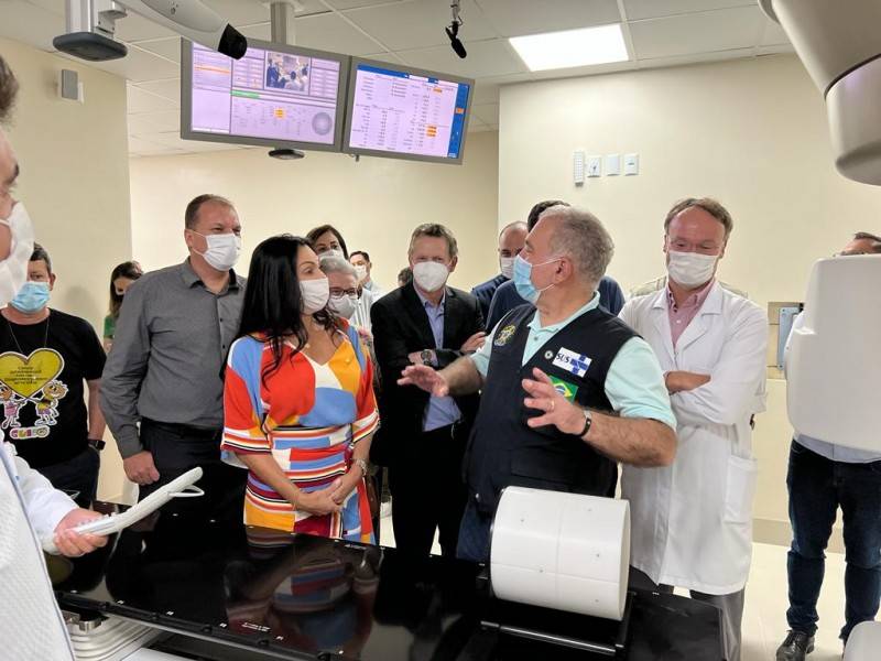 Ministro da Saúde Marcelo Queiroga conhece estrutura do Hospital São José — foto 1