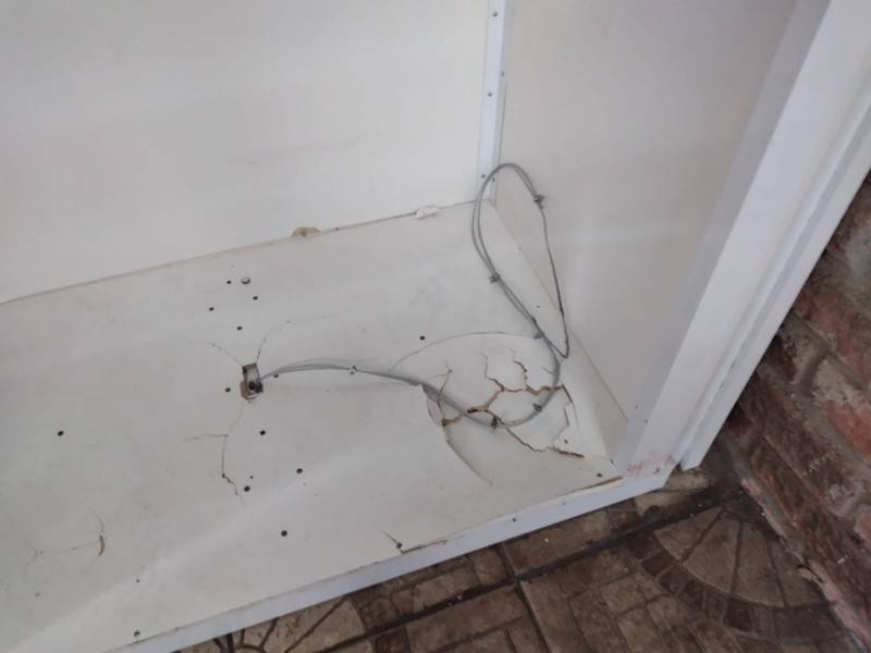 Três pessoas ficam feridas após queda de elevador de cargas — foto 2
