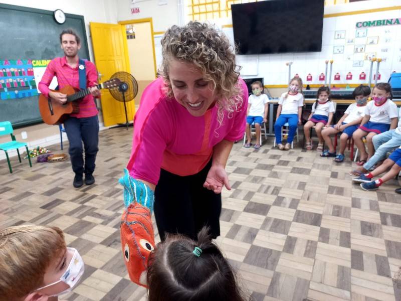 Projeto ‘Contação e Cantação de histórias’ passa pelos CEIM's de Criciúma — foto 1