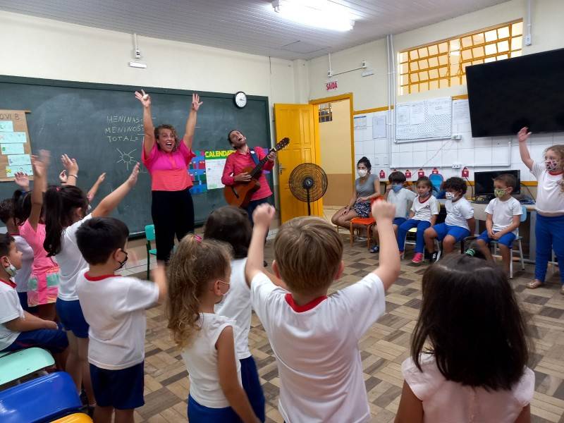 Projeto ‘Contação e Cantação de histórias’ passa pelos CEIM's de Criciúma — foto 2