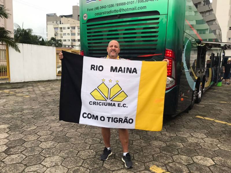 Mais de 40 torcedores do Criciúma embarcam para Goiânia — foto 2